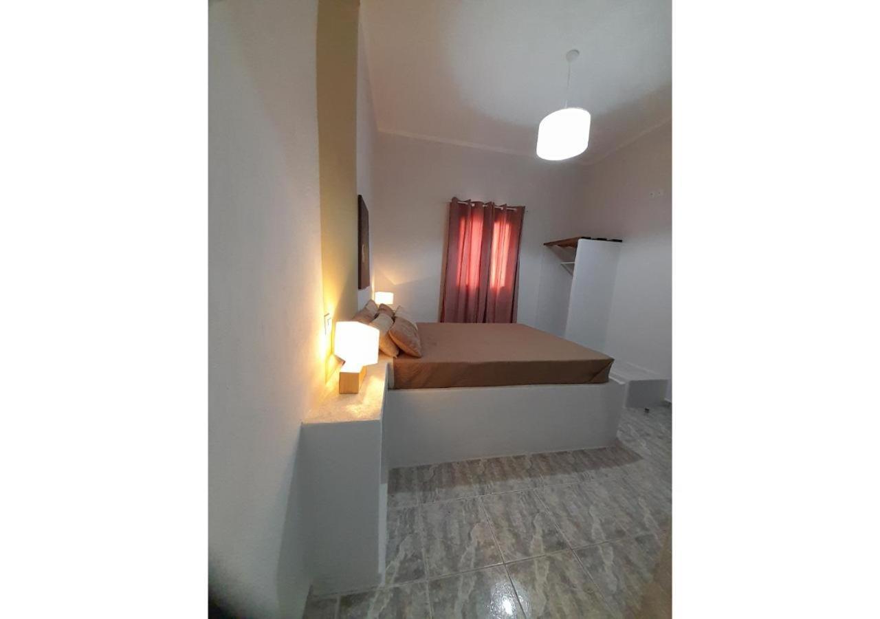 Overhill Apartments Adamas Exterior foto